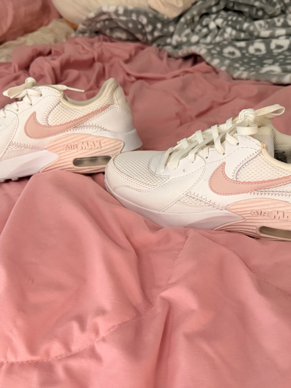Nike Women's White Sneakers with Light Pink Swoosh